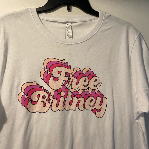 🆕 Free Britney tee XL - Picture 3 of 5
